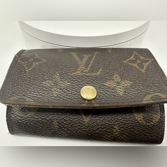 Real Louis Vuitton Monogram 6 Keyholder - Luxury Charm Authentic Leather - Picture 3 of 14